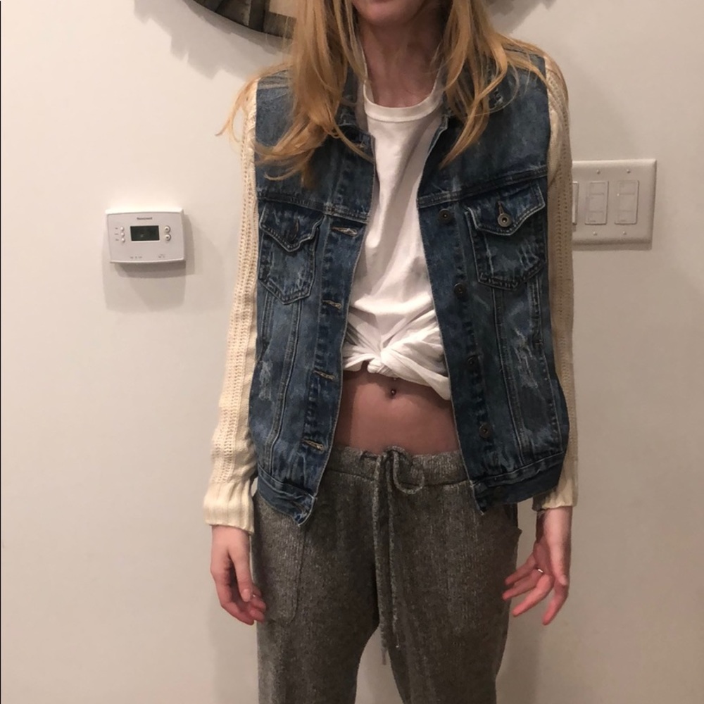 Knit sleeve jean jacket